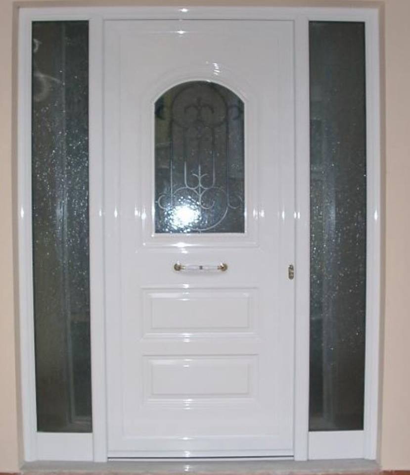 πόρτα εισόδου αλουμινίου με σχέδιο
